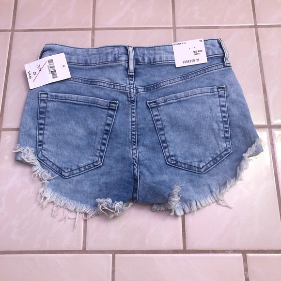 Mid Rise Shorts ♥️ - Picture 2 of 3